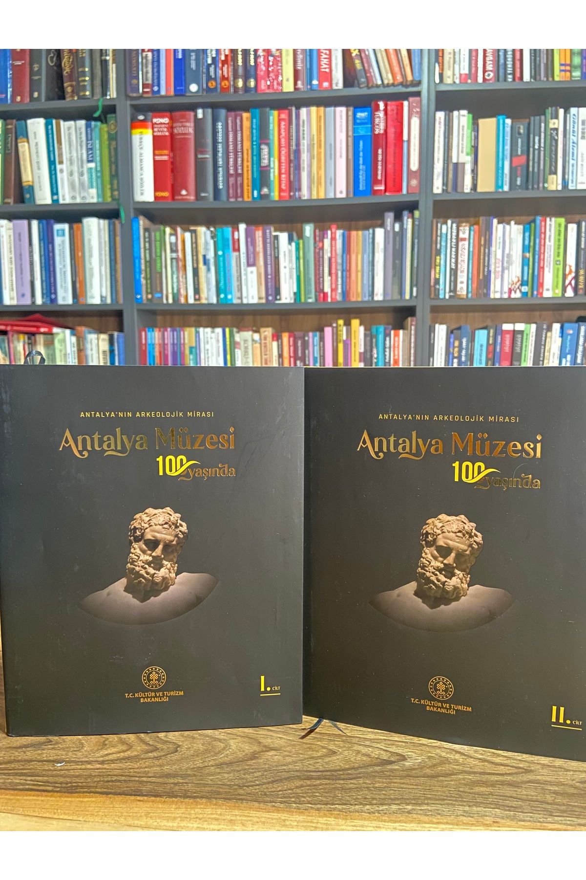 Kültür Ve Turizm Bakanlığı Yayınları ANTALYA MÜZESİ 100 YAŞINDA 1-2 ( 2 CİLT BÜYÜK BOY)