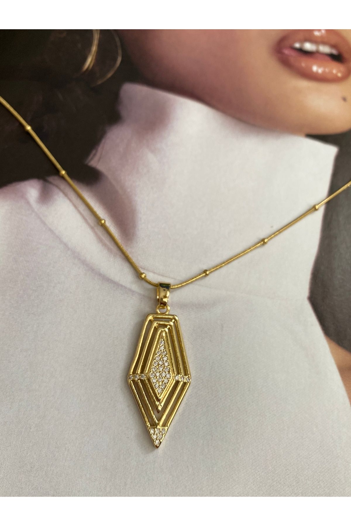 Pinery Jewels VIP SERİ - Zirkon Taşlı Beşgen Paslanmaz Çelik Kadın Kolye – Modern ve Şık Tasarım