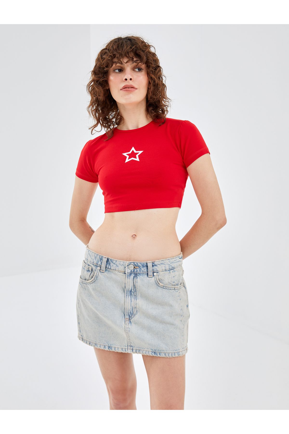 LC Waikiki Bisiklet Yaka Baskılı Kısa Kollu Kadın Crop