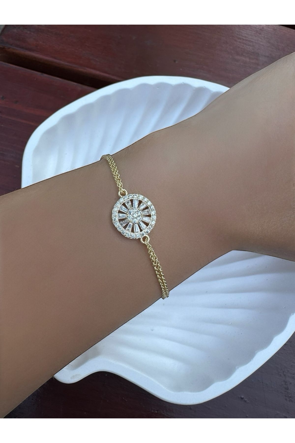 Gilia Jewelry Yuvarlak Zirkon Taşlı Çelik Bileklik