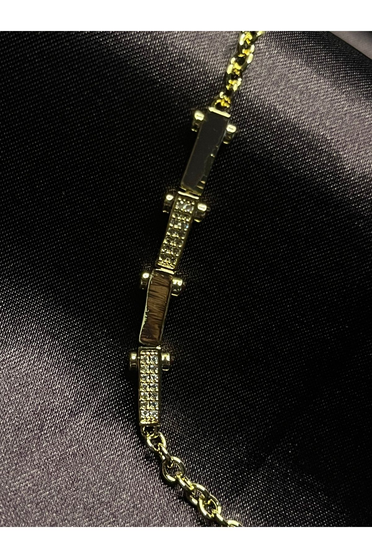 HNG JEWELRY GOLD RENK SIRALI DÖKDÖRTGEN TREND BİLEKİK
