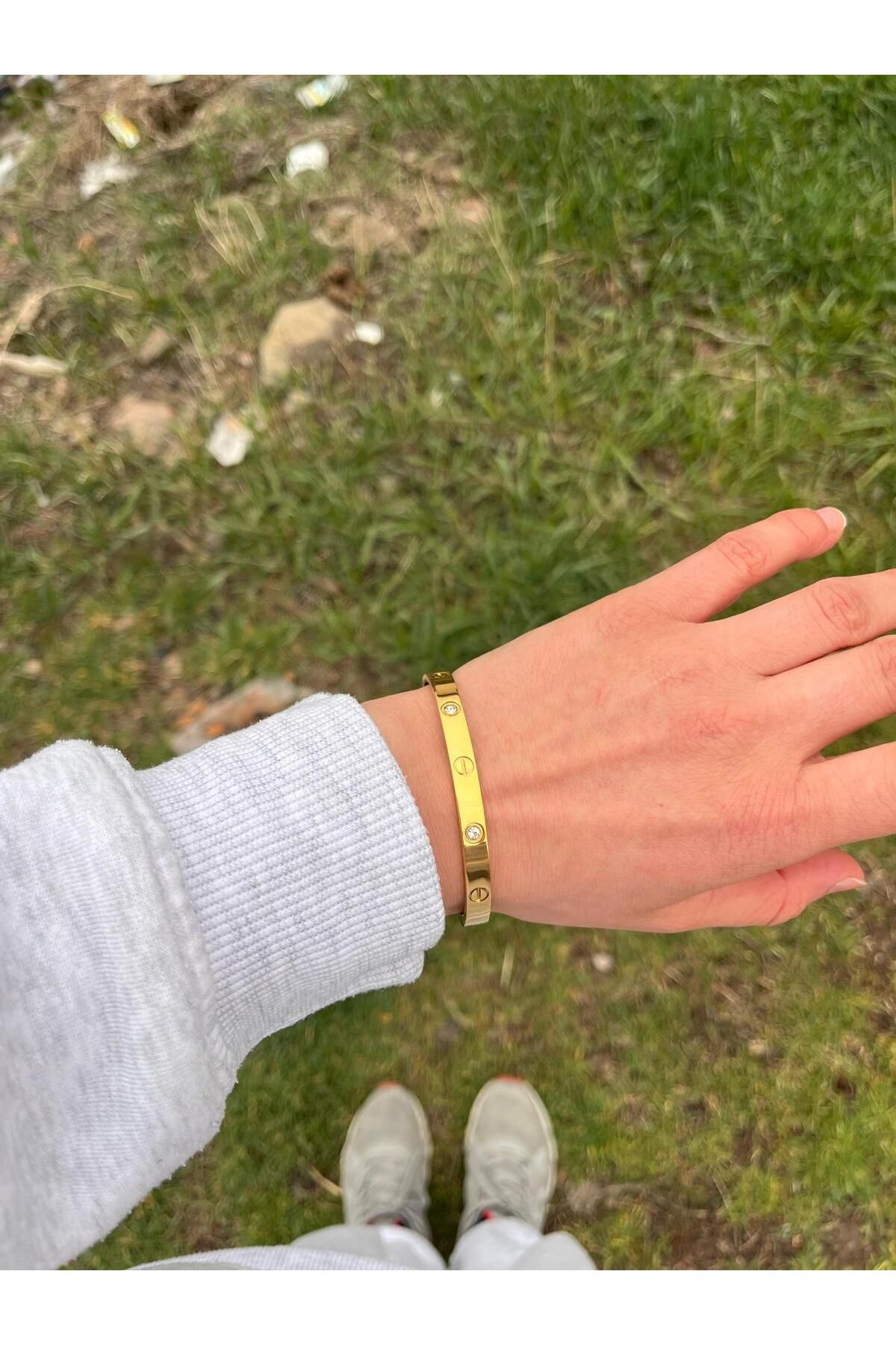 HNG JEWELRY Çelik Gold Renk Taşlı Model Kelepçe Bileklik
