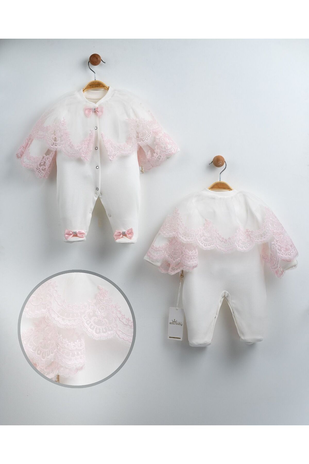 yuga kids Pelerinli Dantel Detaylı Papyonlu Yenidoğan Tulum