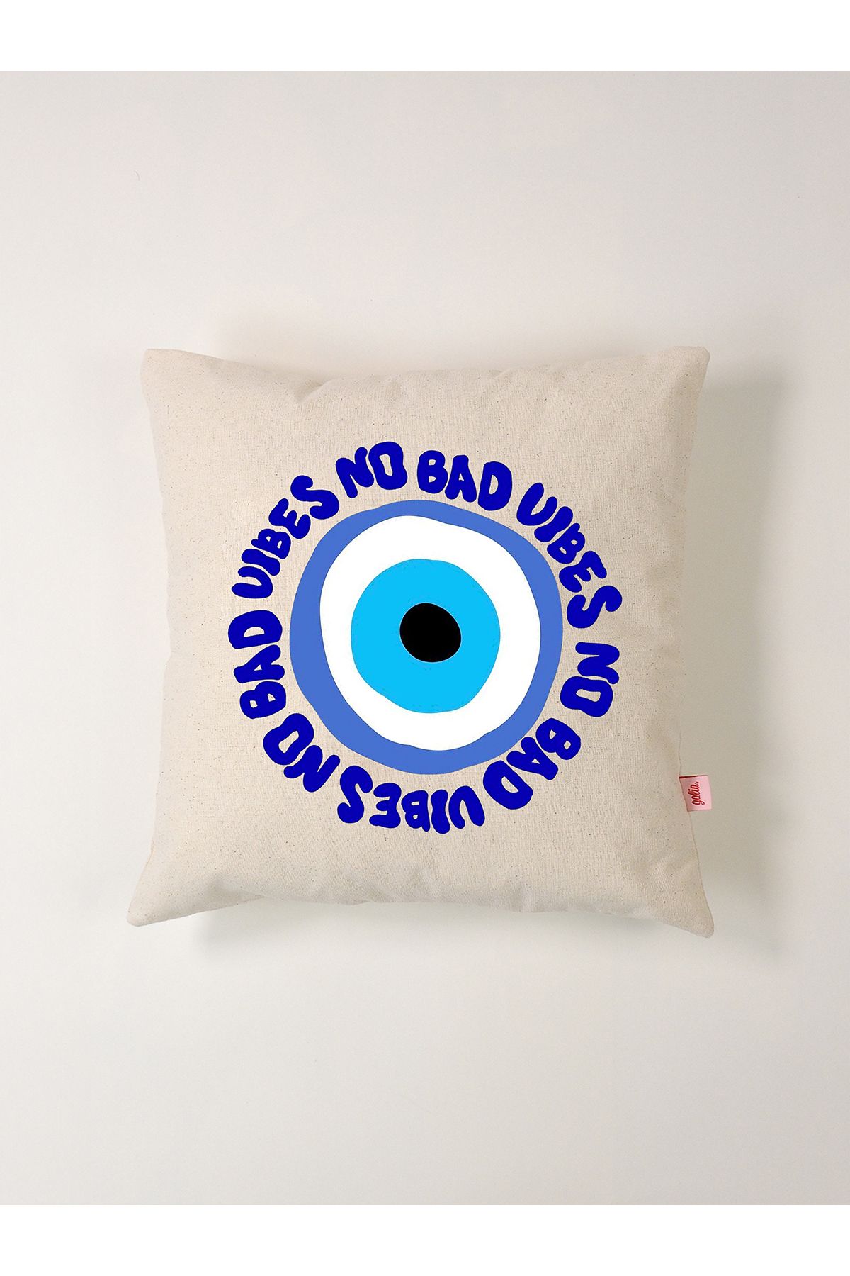 Galia Tasarım No Bad Vibes – Nazar Boncuklu Yıkanmış Keten Kırlent Kılıfı (45x45 cm)