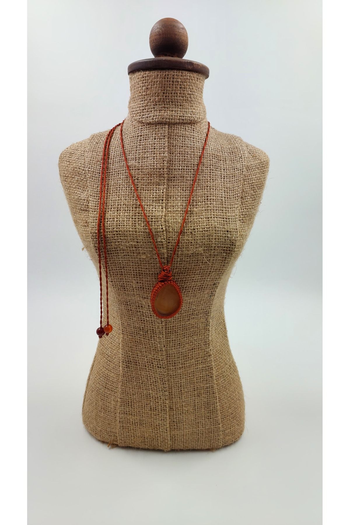 R G Handmade Design “Ateş Dansı” – Akik Doğal Taş Makrome El Yapımı Kolye