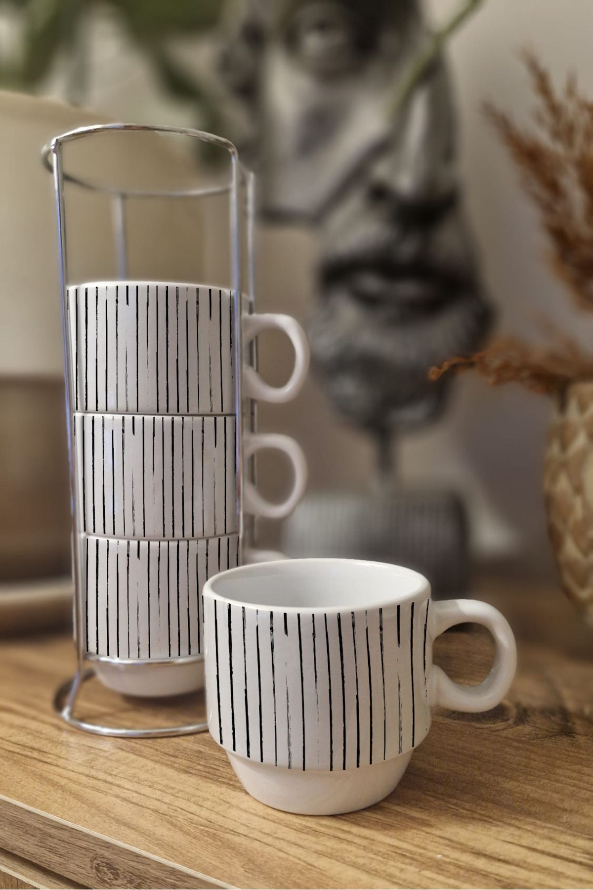 DİLAHOME 4’lü Siyah Çizgili Porselen Kupa Seti – Modern Minimal Tasarım, Metal Standlı Bardak Takımı