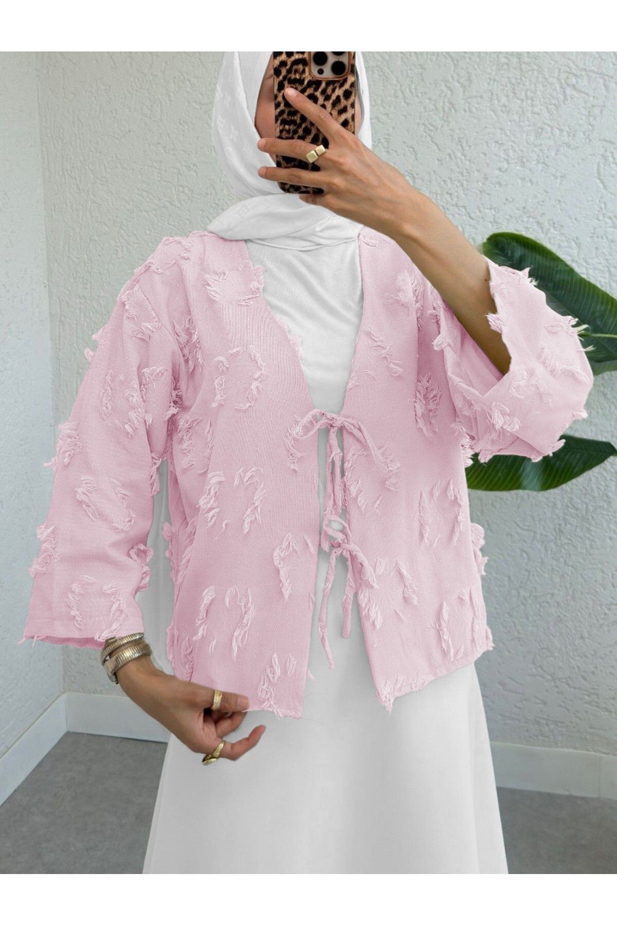 Modamorfo Tek Düğmeli Püskül Detaylı Yırtmaçlı Kimono -Pudra
