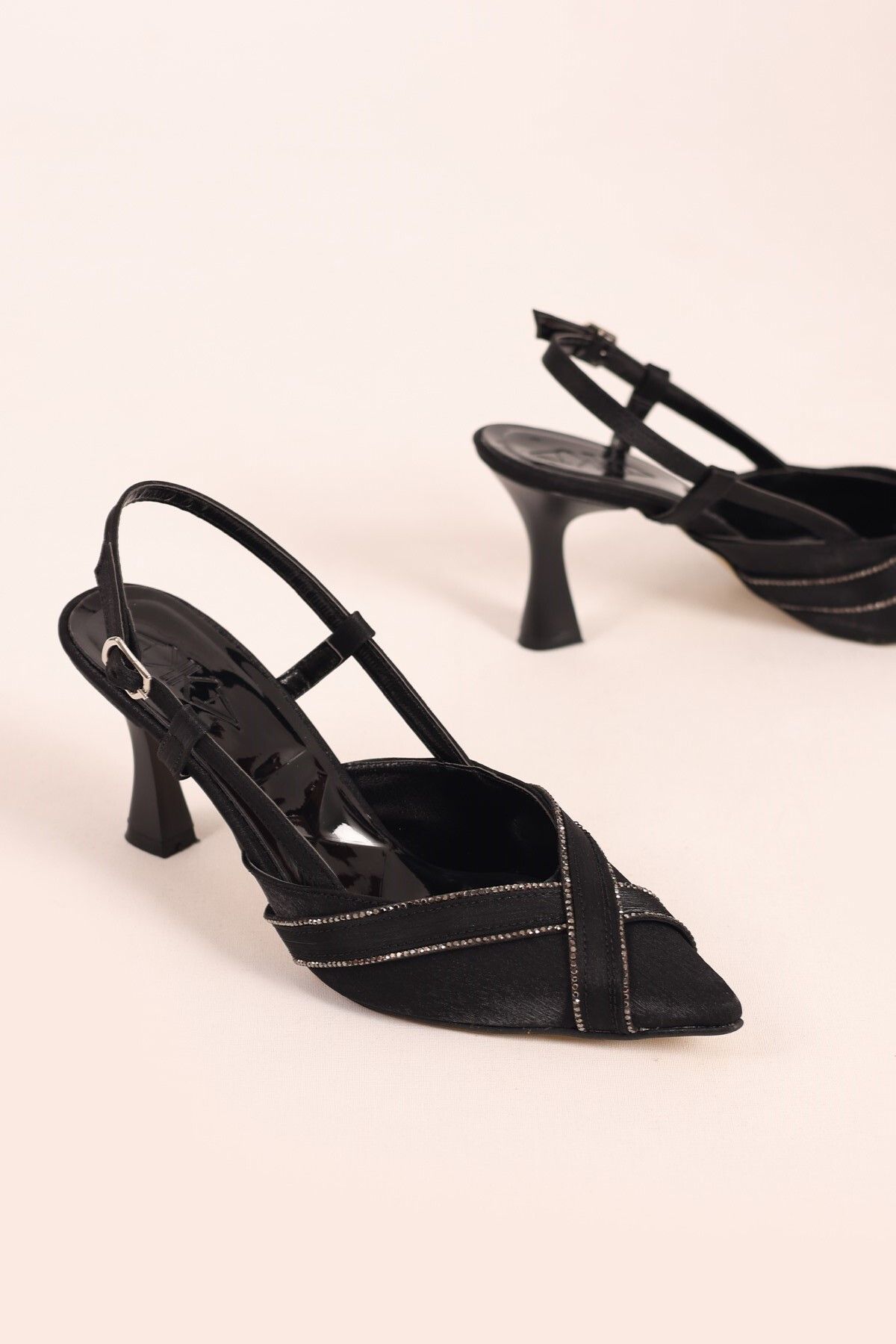 SHOESSHOPS Arkası Açık Önü Çapraz Taş Detaylı Abiye Şık Kadın Topuklu Ayakkabı