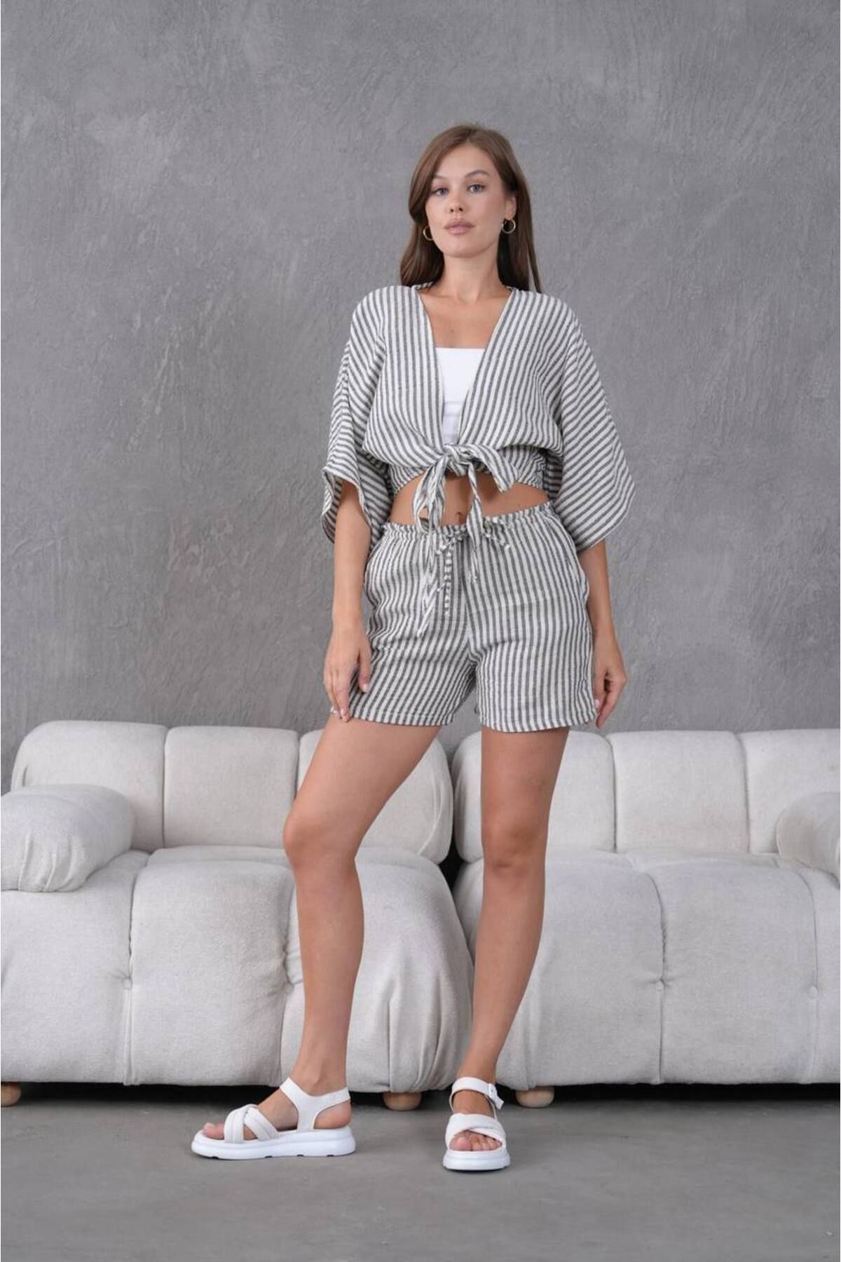 Castivo Fashion Çizgili Bağlamalı Kimono Bluz & Şort Takım