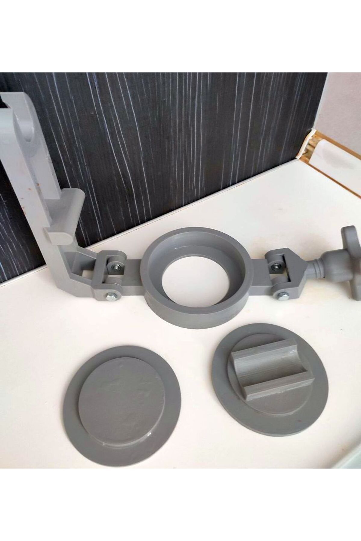 Lucest 100 mm'lik pirzolalar için basın (Plastik Aparattır!!!)