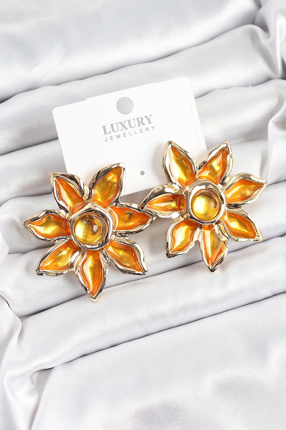 LovelymCo Pirinç Mineli Alevli Çiçek Model Gold Renk Kadın Küpe - Lisinya