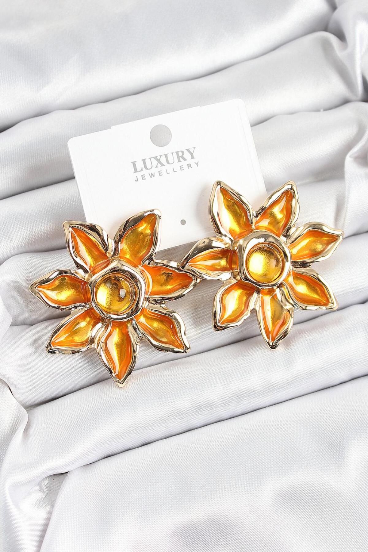AfraBeauty 925 Ayar Paslanmaz Çelik Mineli Alevli Çiçek Model Gold Renk Kadın Küpe