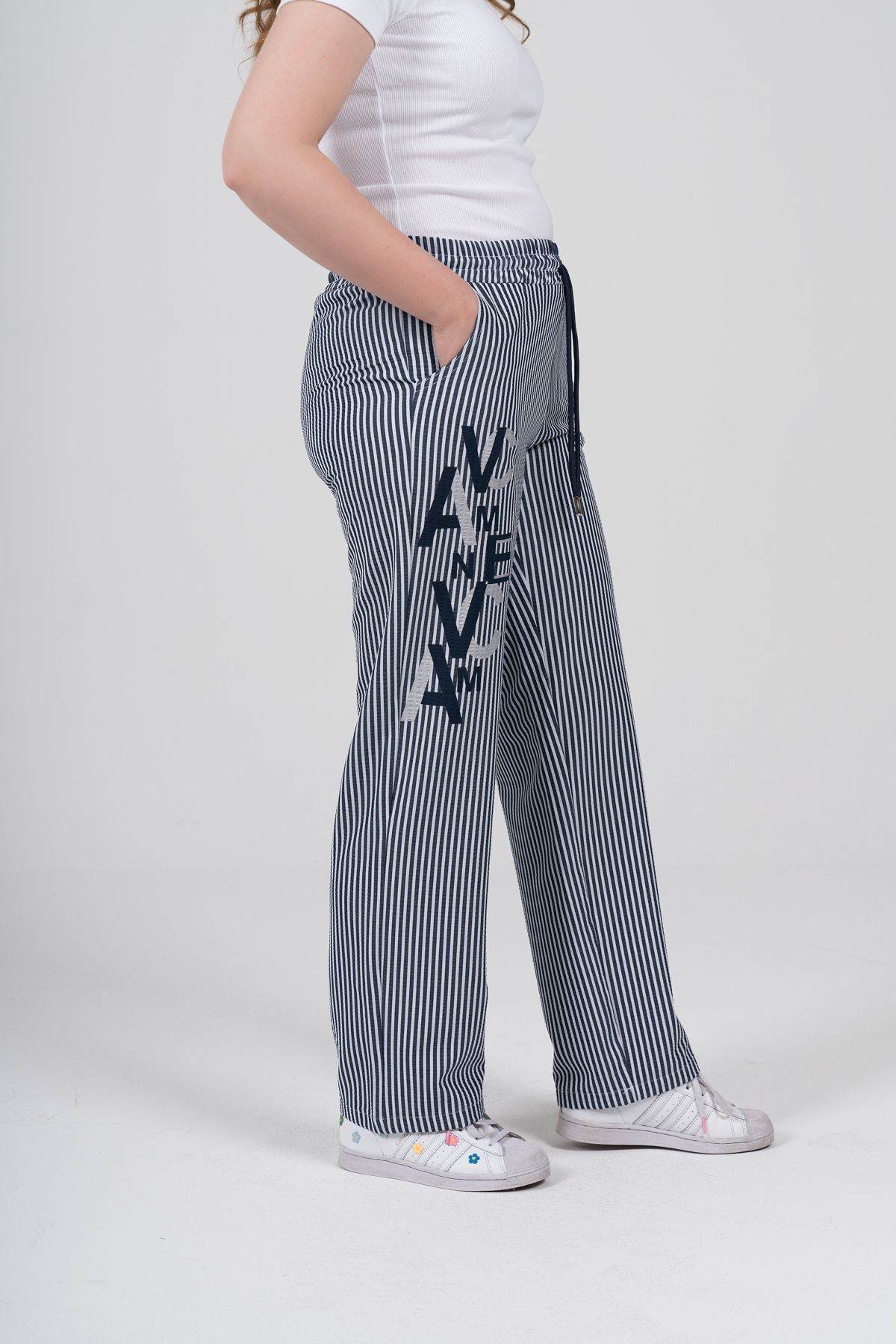 Nihal Eren Butik Büyük Beden Çizgili Bol Paça Pantolon