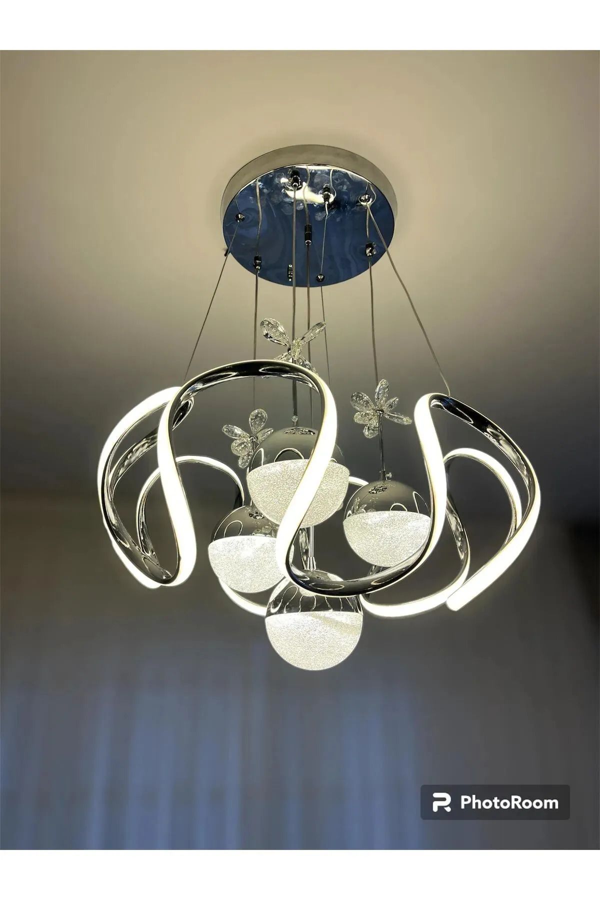 ledchord Dalga 3 Renk Işık Kumandalı Özellikli Modern Krom Kaplama Sarkıt Led Avize