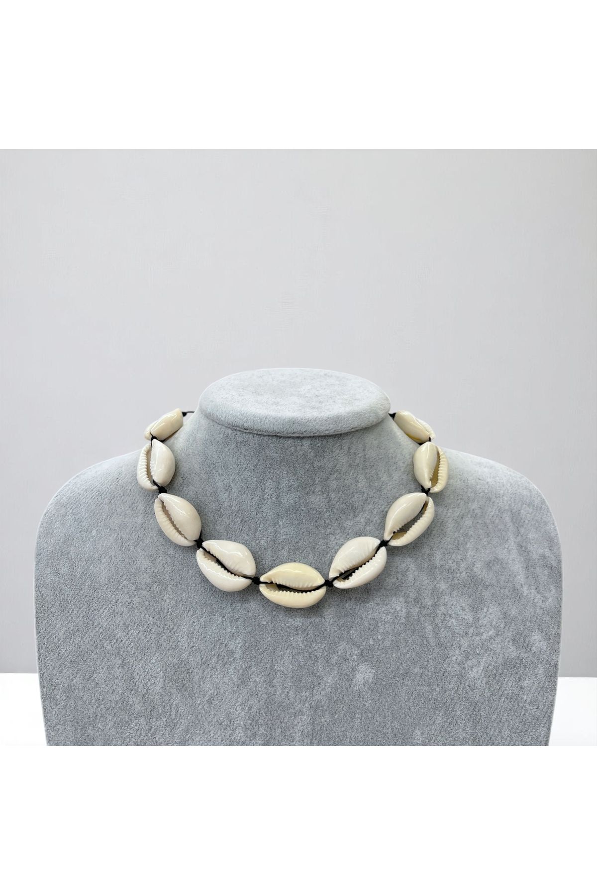 Esdem Accessories Deniz kabuğu figürlü Gold detaylı Choker Yazlık Kolye