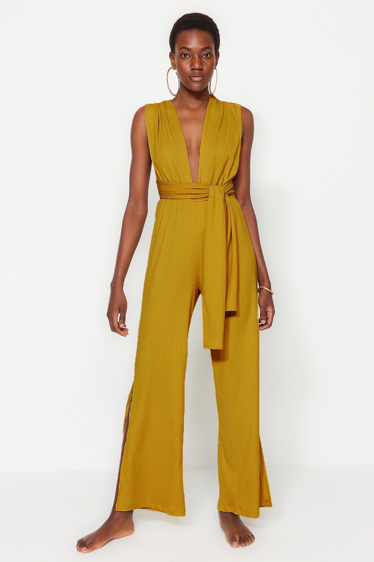 Trendyol Collection Olajzöld szőtt hátú, mélyen dekoltált jumpsuit TBESS23TU00010
