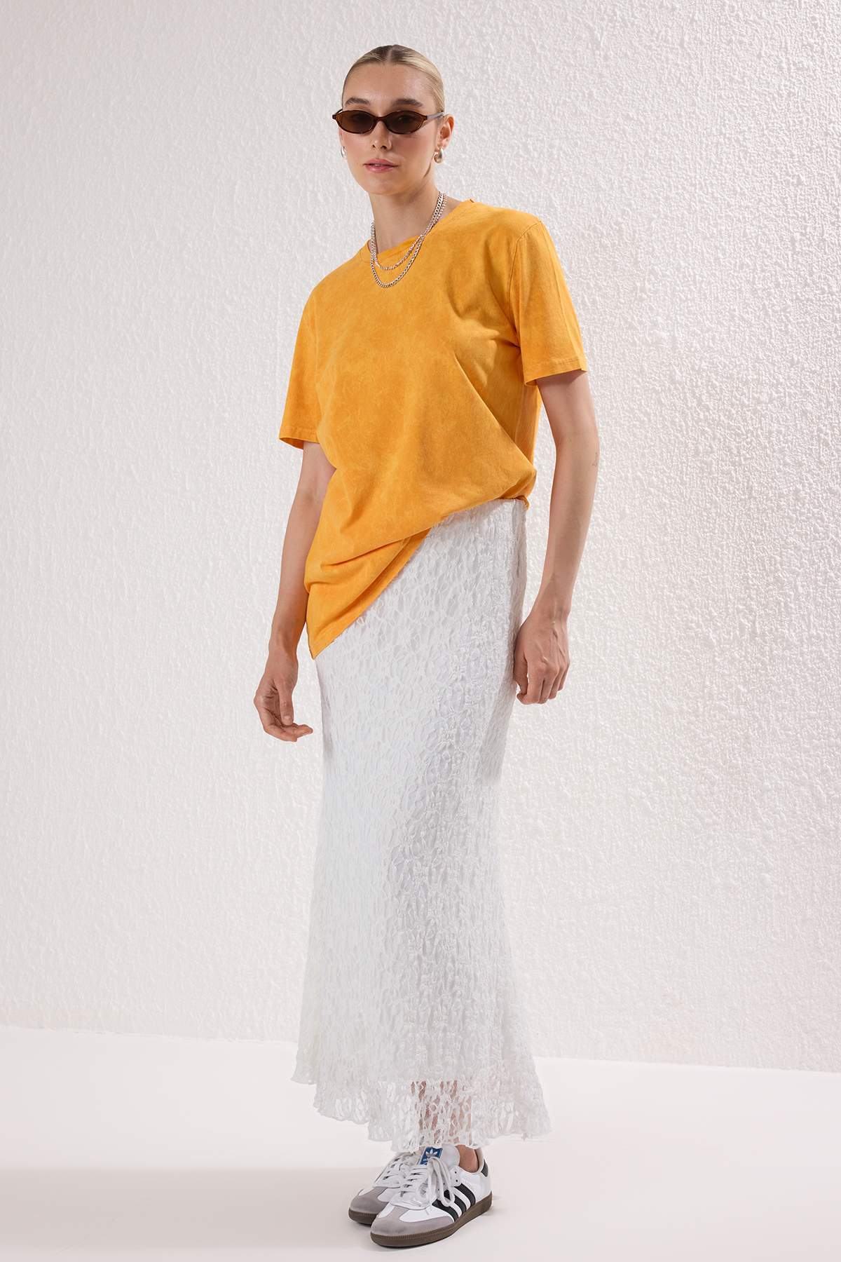 Trendyolmilla  Turuncu Kalın Pamuklu Yıkamalı/Soluk Efektli Regular/Normal Kalıp Örme T-Shirt TWOSS25TS00211 - Görsel 2