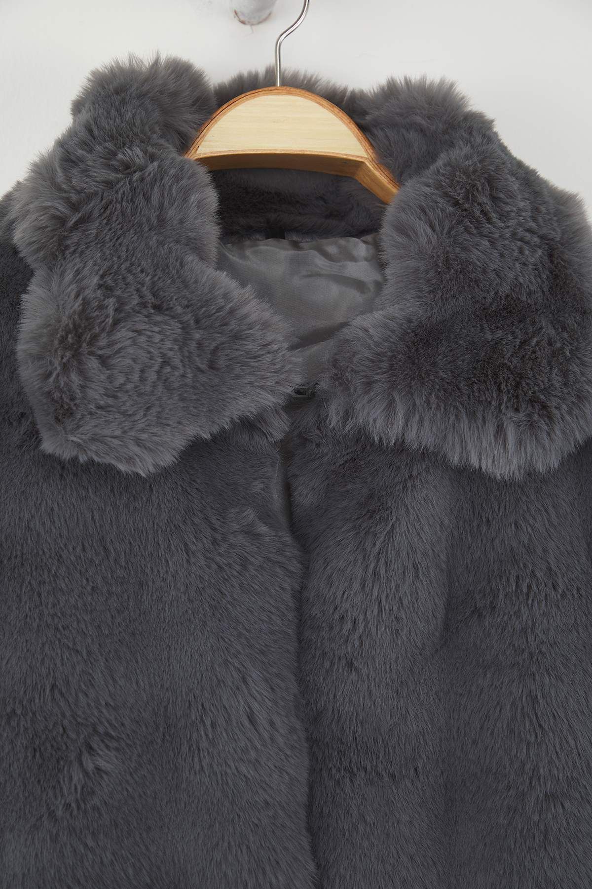 Trendyol Collection-Gray Regular Fit Fur Coat Twoaw26Mo00105 6