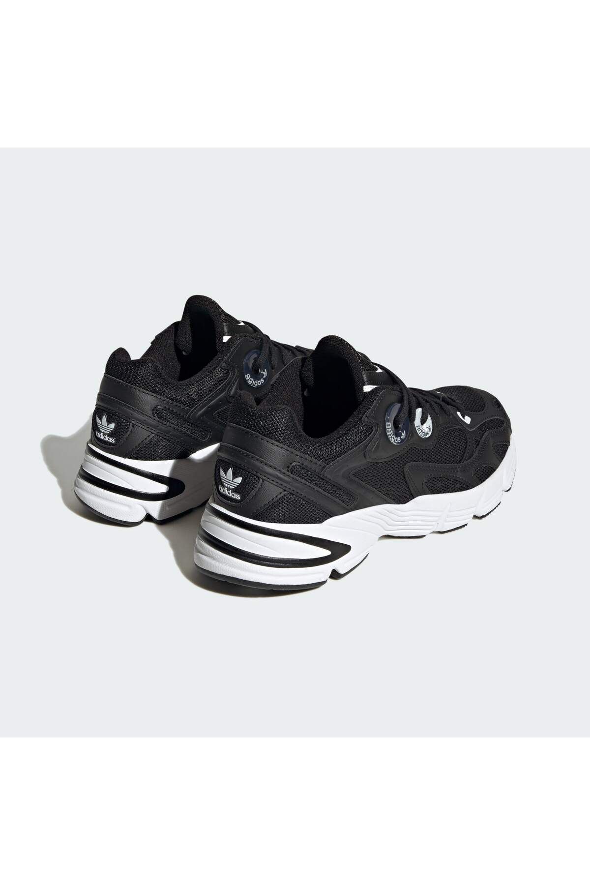 کفش پیاده روی زنانه ورزشی سیاه ASTIR IE9886 adidas