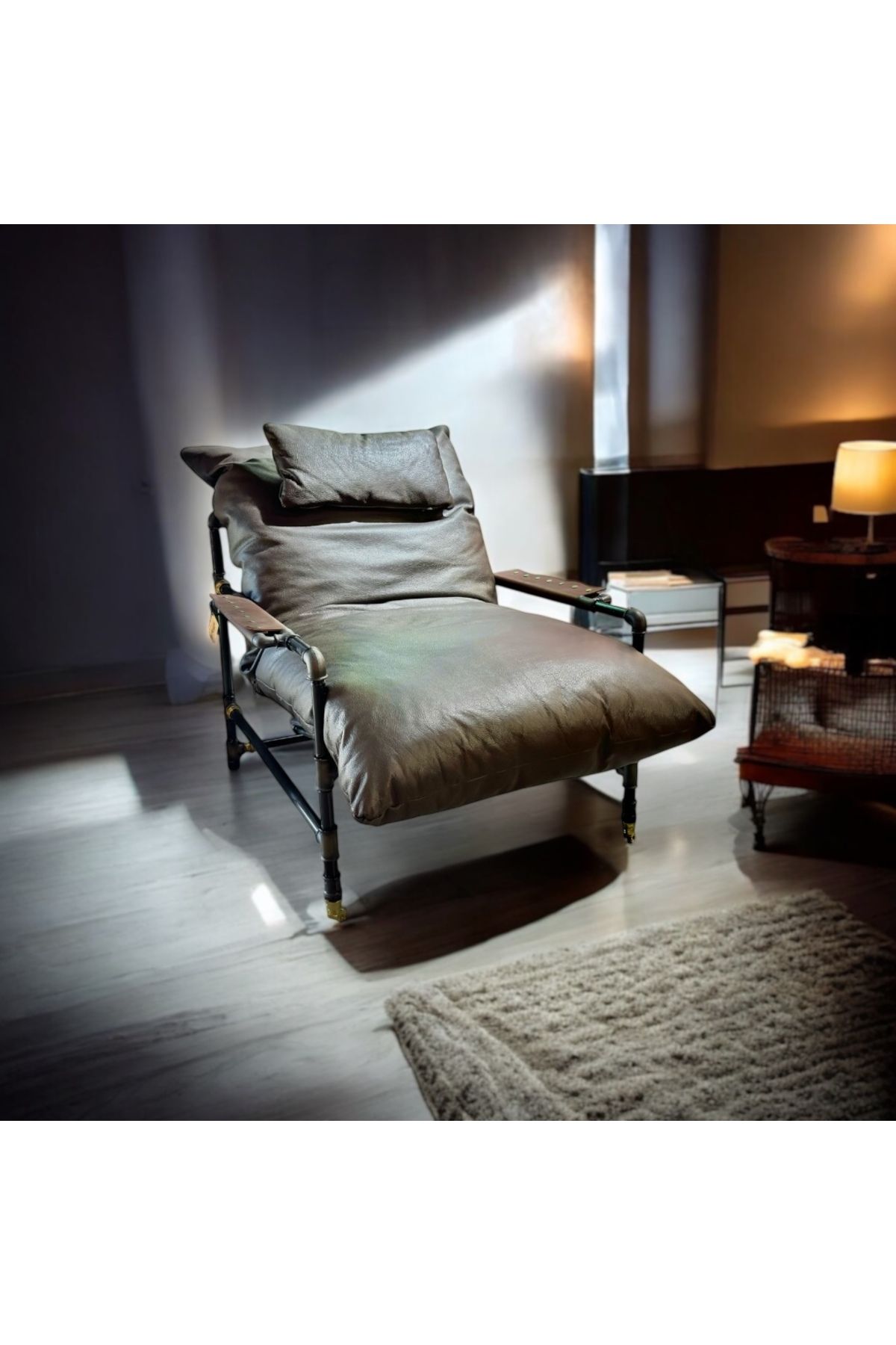 MOLOUD DESIGN ATELIER Demir Iskelet Üzerine Italyan Deri Minderli Berjer / Tekli Koltuk (GRAND SALOON MODELİ)