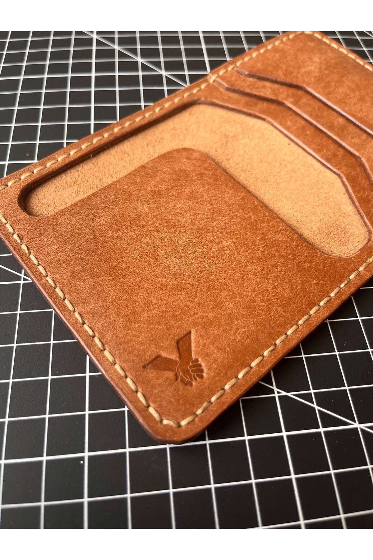 HAT Leather Gerçek Italyan Derisinden Modern ''axxer'' Bifold Cüzdan- Taba