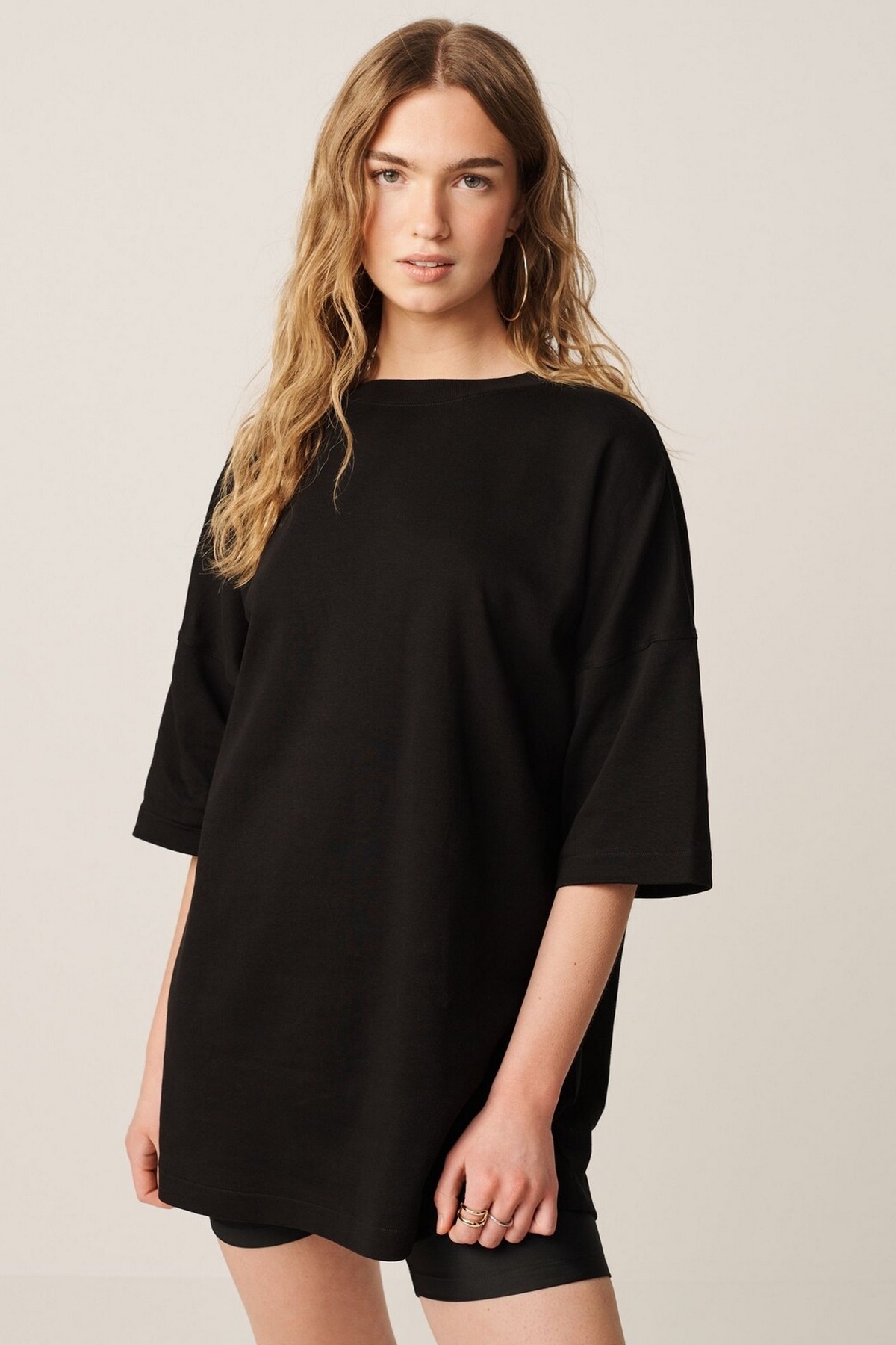 BESSA Kadın Siyah Bisiklet Yaka Pamuklu Basic T-shirt Oversize