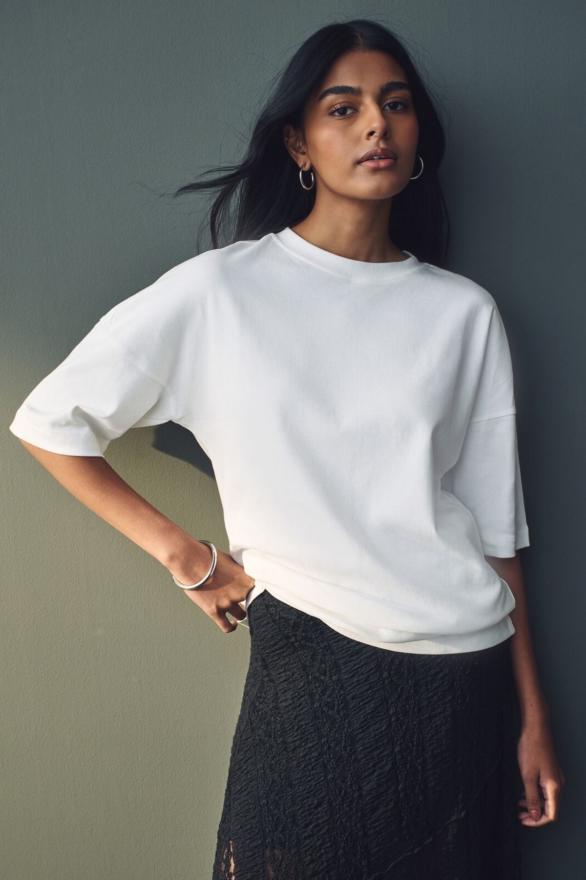 BESSA Kadın Beyaz Bisiklet Yaka Pamuklu Basic T-shirt Oversize Kalıp