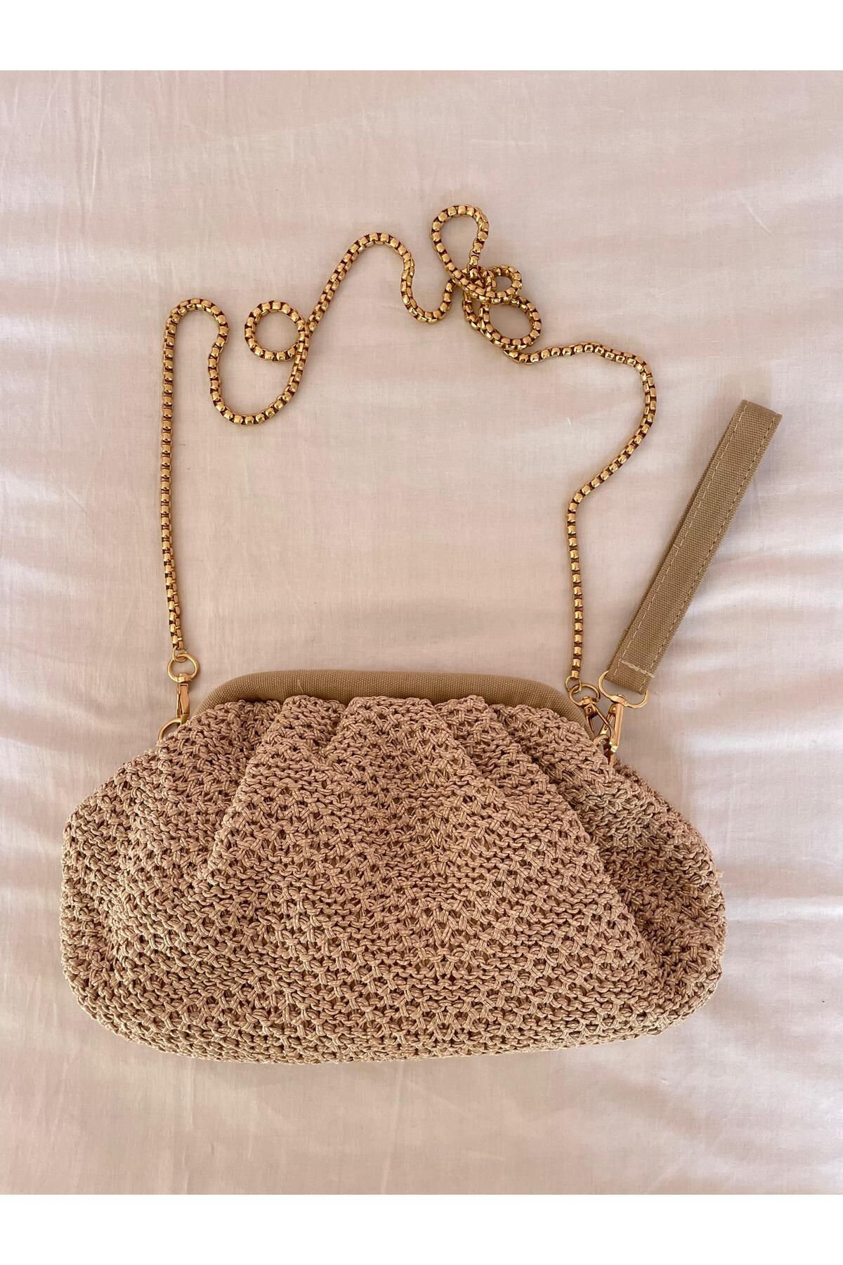 Butik Hasır dokulu zincirli omuz çantası