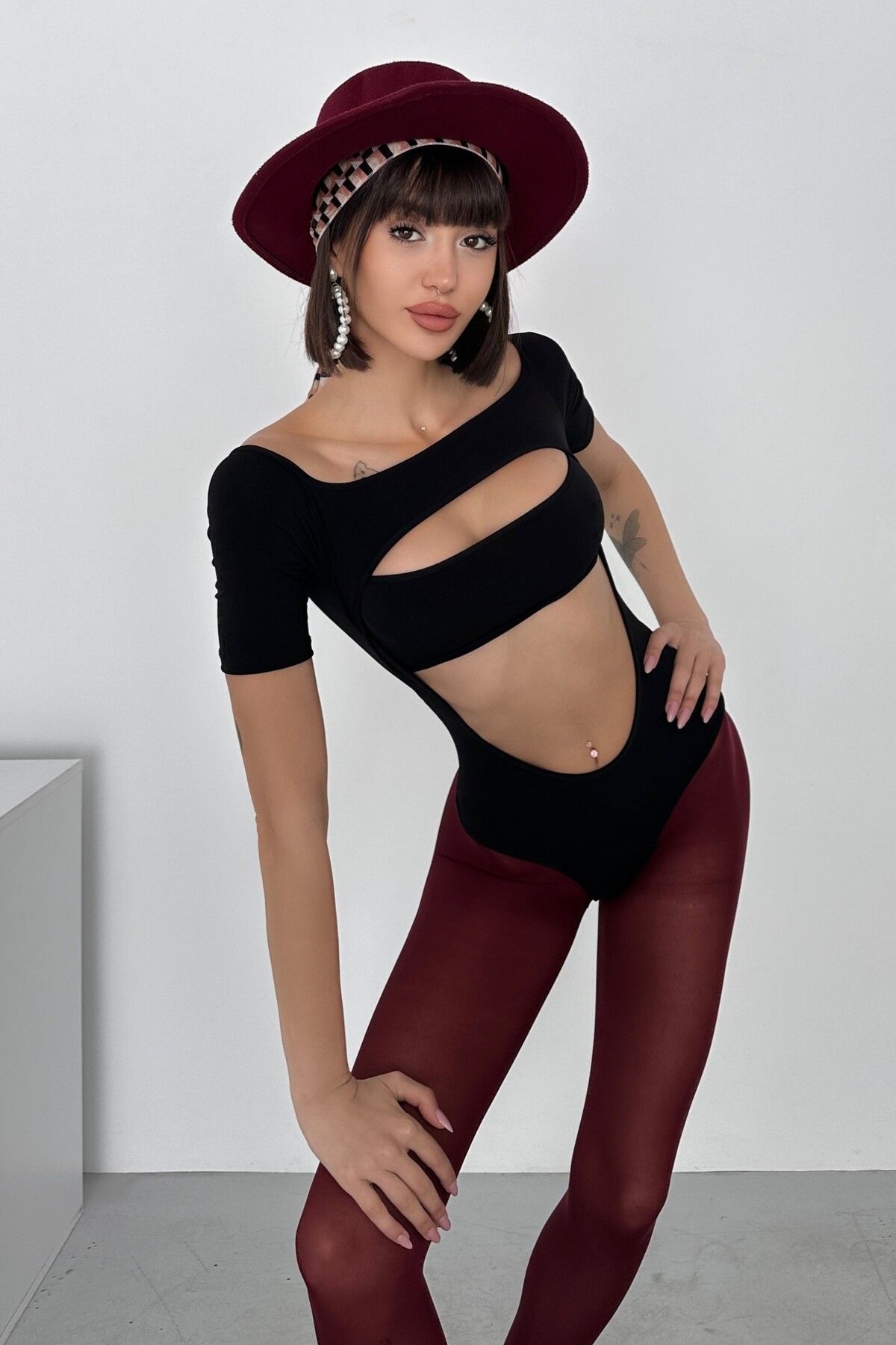 New Now KAYIK YAKA GÖĞÜS ve GÖBEK DEKOLTELİ SANDY ÇITÇITLI BODY
