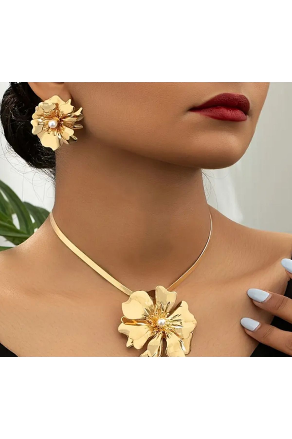 SE Jewellery Collection Selin Ersoy Kadın Gold Çiçek Formlu İnci Detaylı Takı Seti – Kolye ve Küpe 2’li Kombin