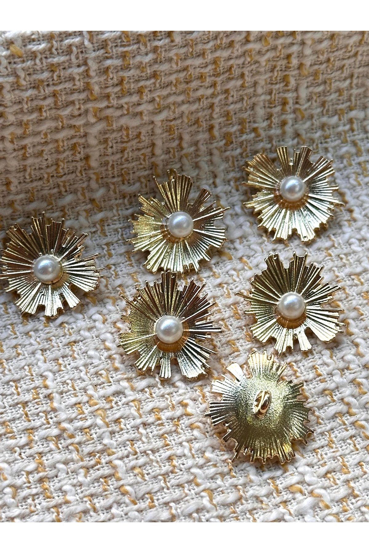 ODDA TASARIM ATÖLYESİ-Lux Gold 6-Button Set with Leaf Model and Pearls in the Middle (2.5cm) 2
