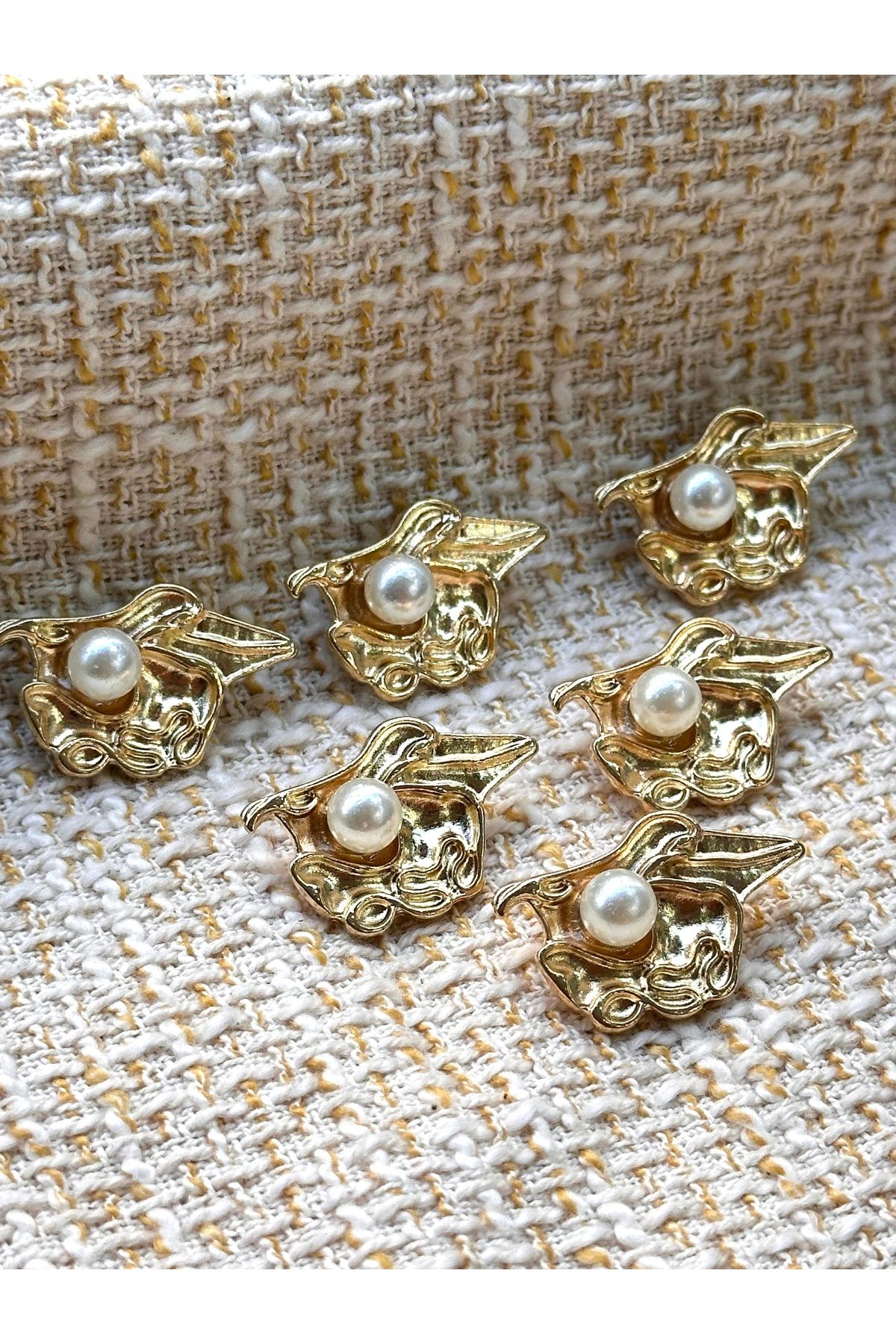 ODDA TASARIM ATÖLYESİ Üstü desenli ortası büyük inci model gold renkli 6lı düğme seti(3cm)