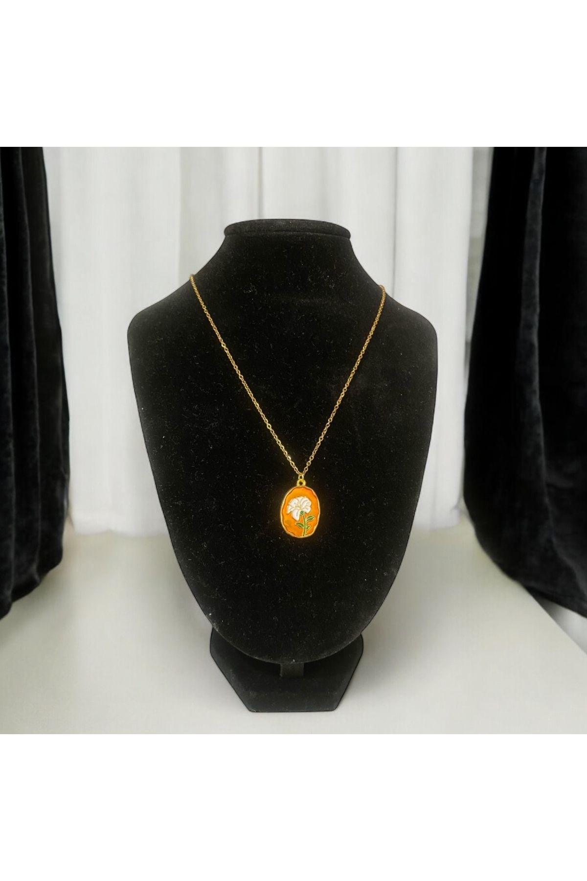 Velora Jewelry Çelik zincir emye plaka kolye