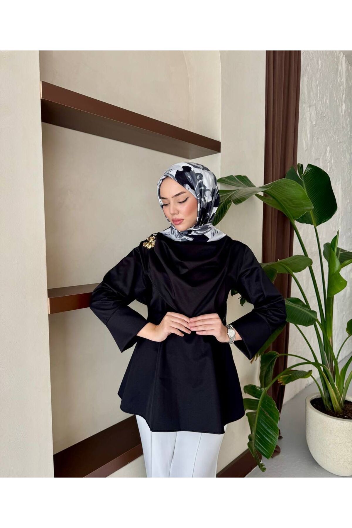 MERETTO By Akıl Premium Kalite Poplin Kumaş Seyyar Kemer Broş Detaylı Uzun Kollu Gömlek