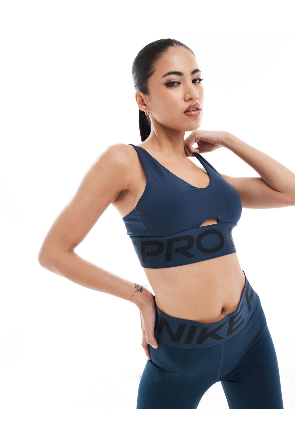Nike Pro Indy Plunge Medium-Support Padded Training Kadın Bra NDD SPORT
