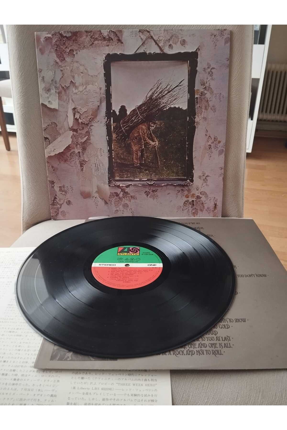 Plakperest Led Zeppelin - Led Zeppelin VI - 1976 Japonya Basım LP Plak-2.EL