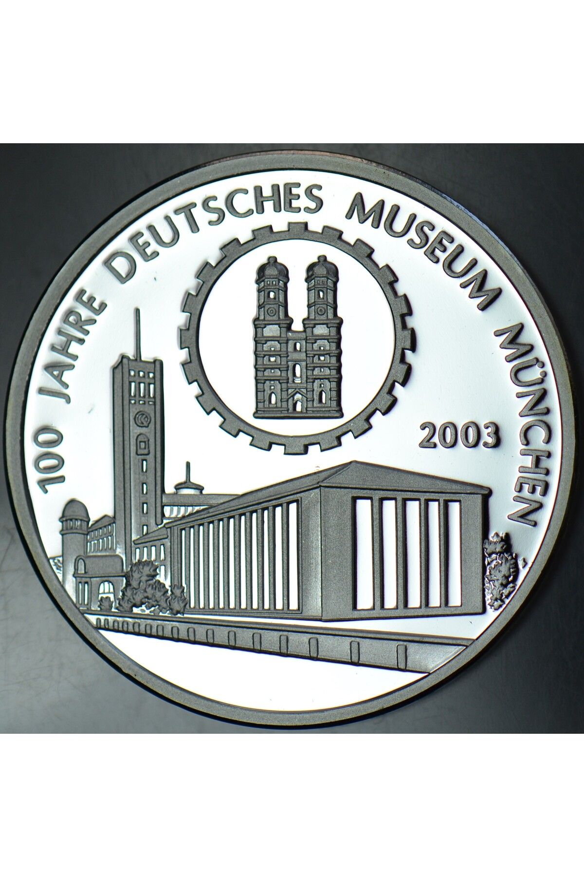 Banknoting ALMANYA 2003 DEUTSCHES MUSEUM 100. YIL MADALYON. GÜMÜŞ KAPLAMA PROOF BASKI 36 mm KAPSÜLÜNDE ÇİL