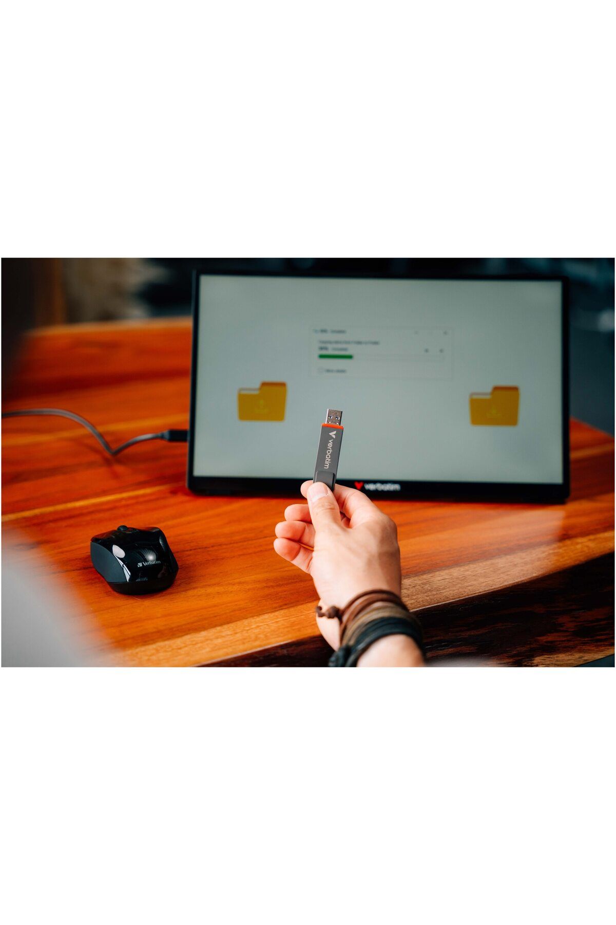 Verbatim-Verbatim Memory Stick dual connectivity, USB-C/USB-A, 256GB, SSD level performance 4