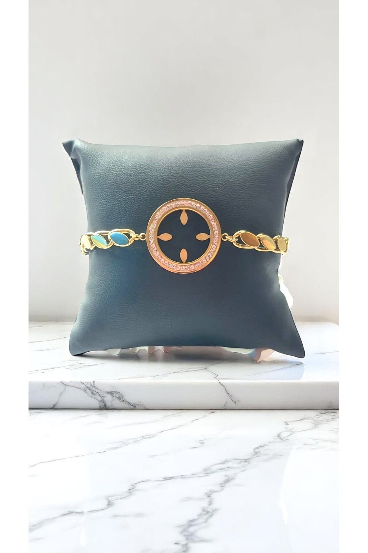 NOVA JEWELLERY Altın Rengi Çelik Çerçeve Bileklik |STEEL NECKLACE