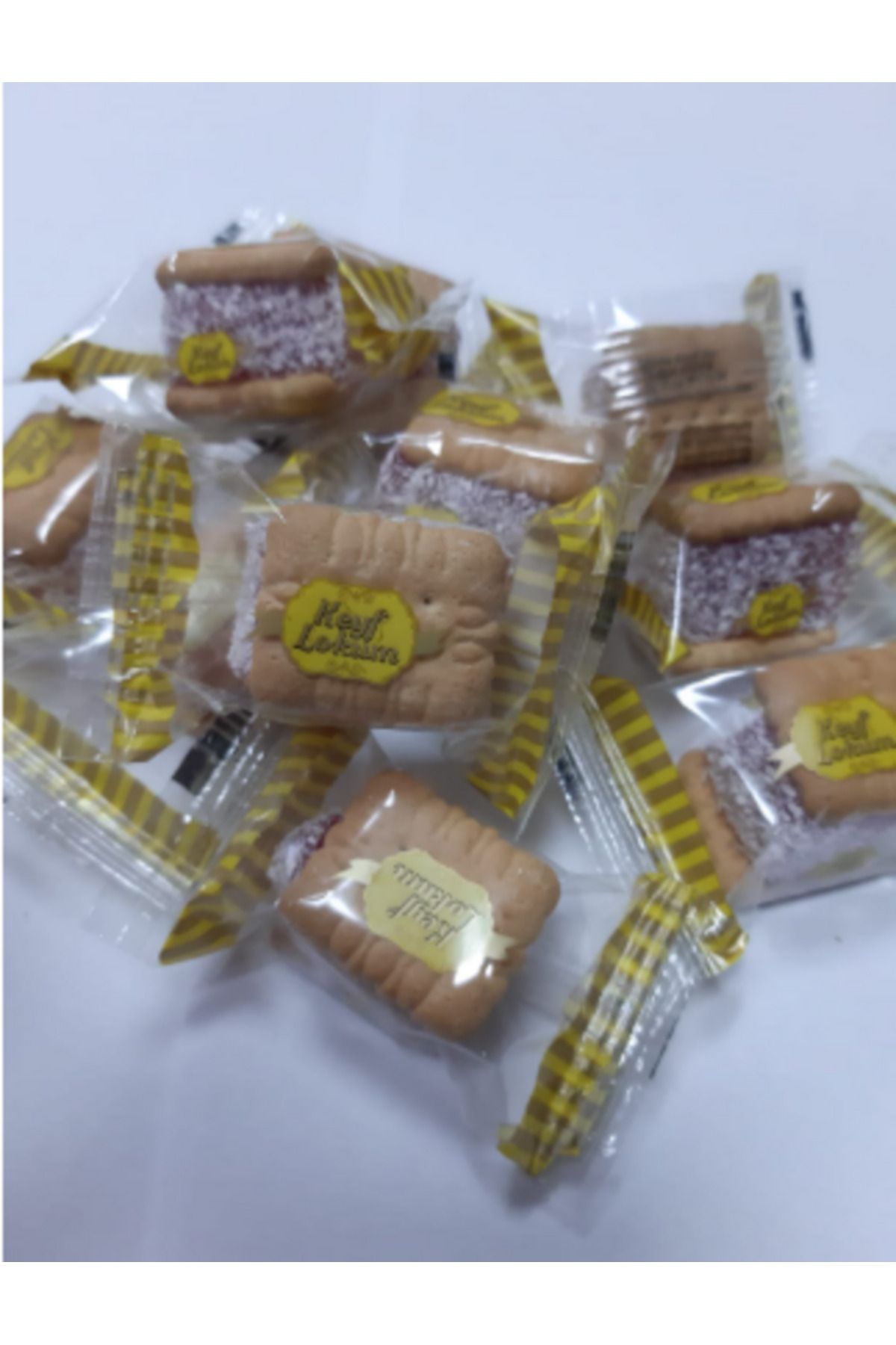 KEYFLOKUM MİNİ BİSKÜVİ ARASI GÜLLÜ LOKUM 900 G