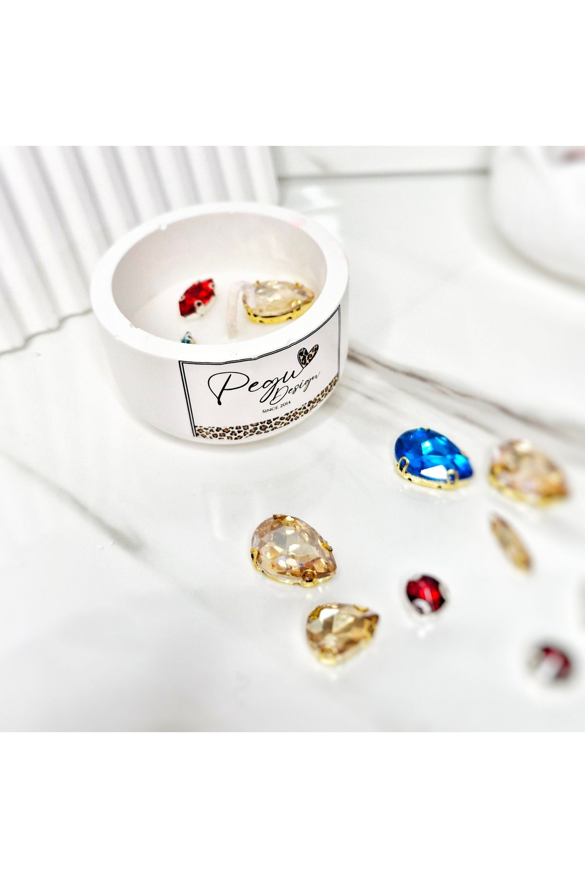 Pegubabycollection Kristal Taşlı Özel Tasarım %100 Doğal Soya Wax Mum , minimal kase model