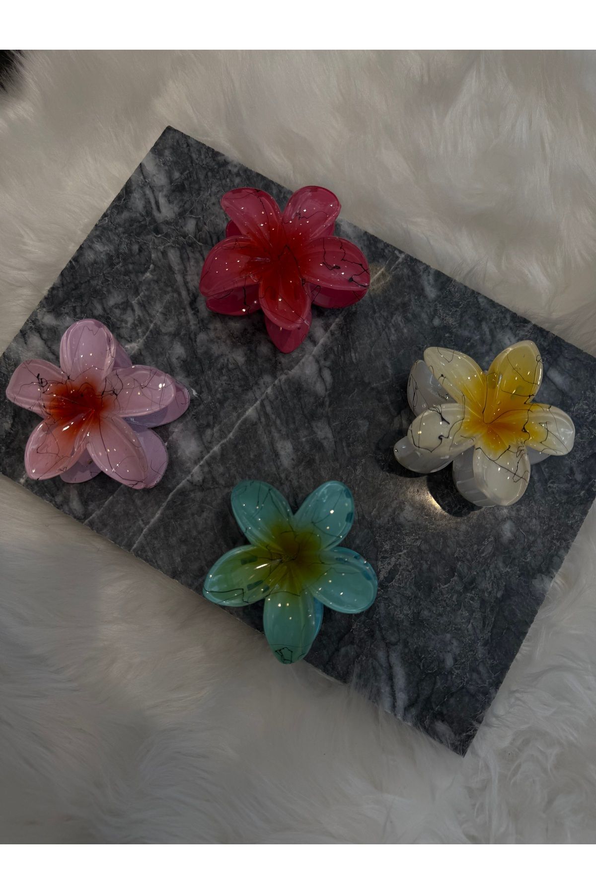 Gözde Pınar Queennbee lotus toka