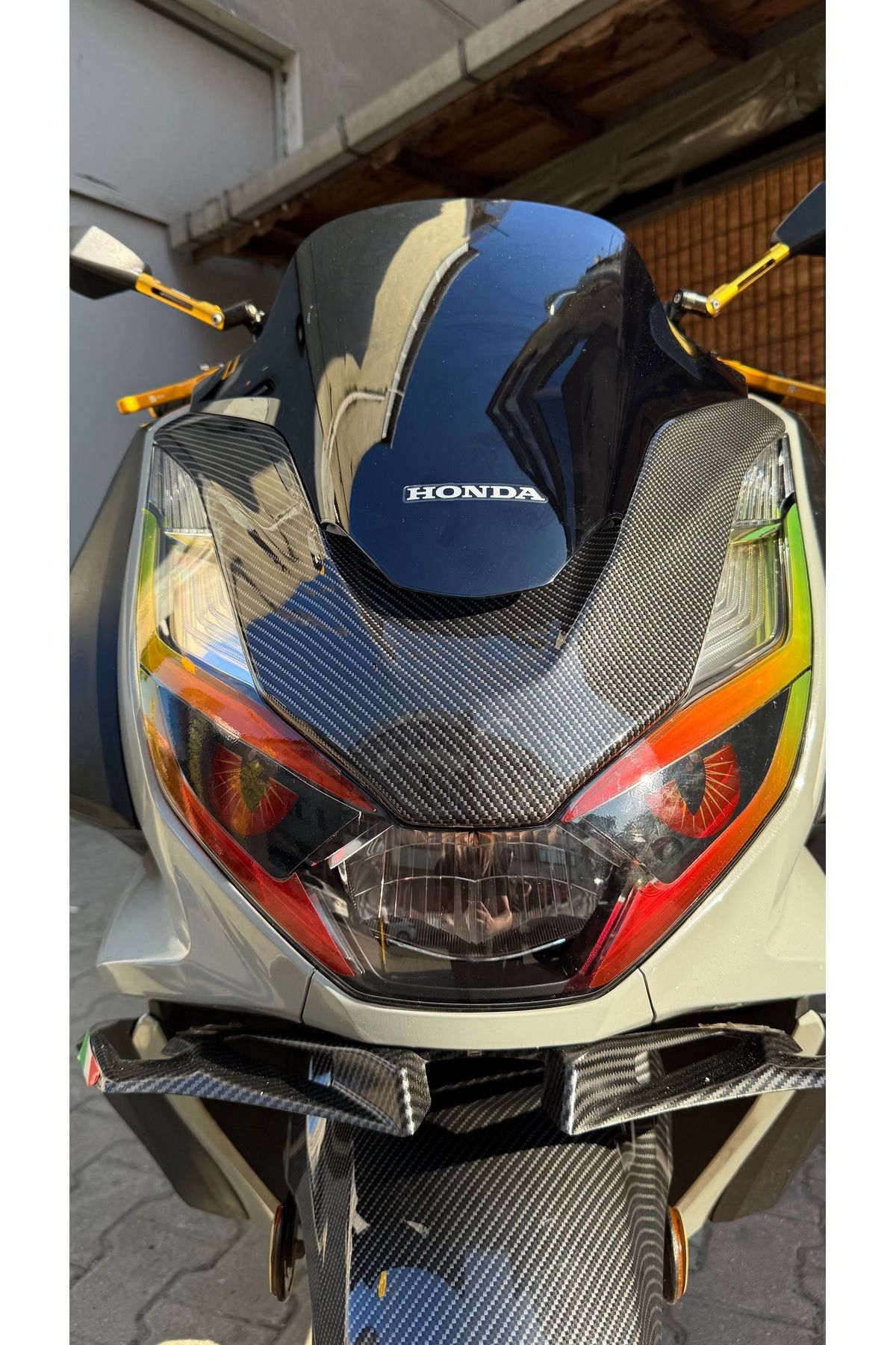İ.S.K.STORE Pcx 125 2021/2024 ön far üstü V karbon kapak