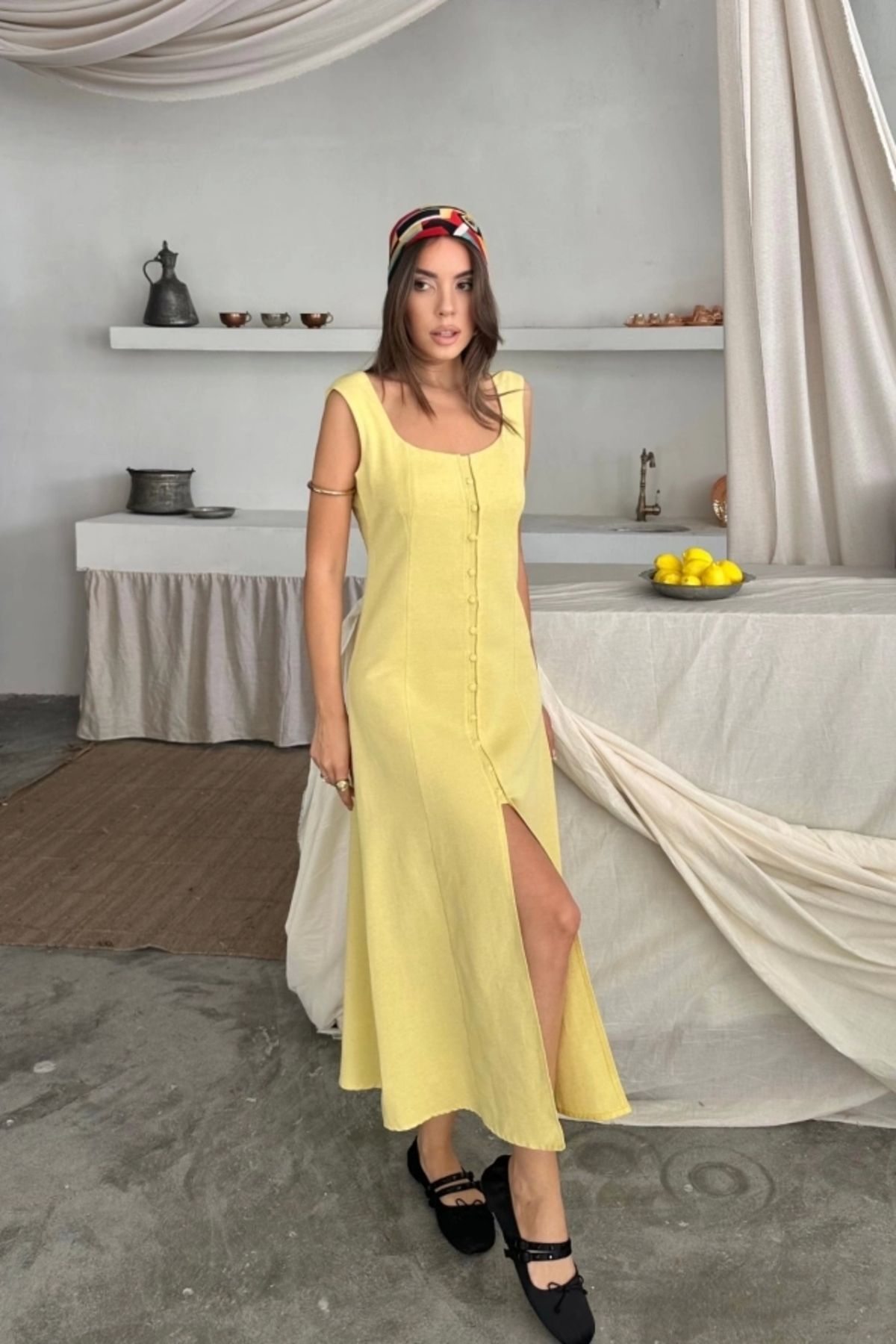 Butik KETEN KOLSUZ KARE YAKA DÜĞME DETAYLI ELBİSE - Sarı
