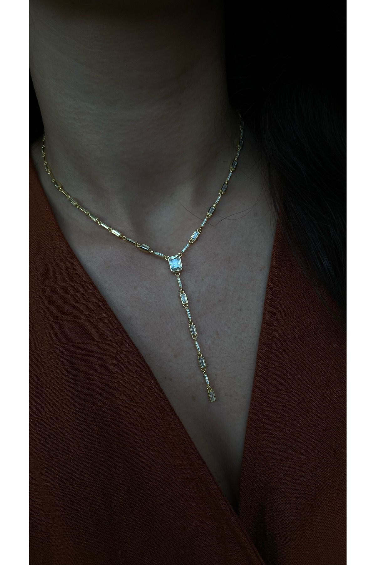 GÜLŞAH SEZER Taşlı uzun zincirli gold gümüş kadın kolye