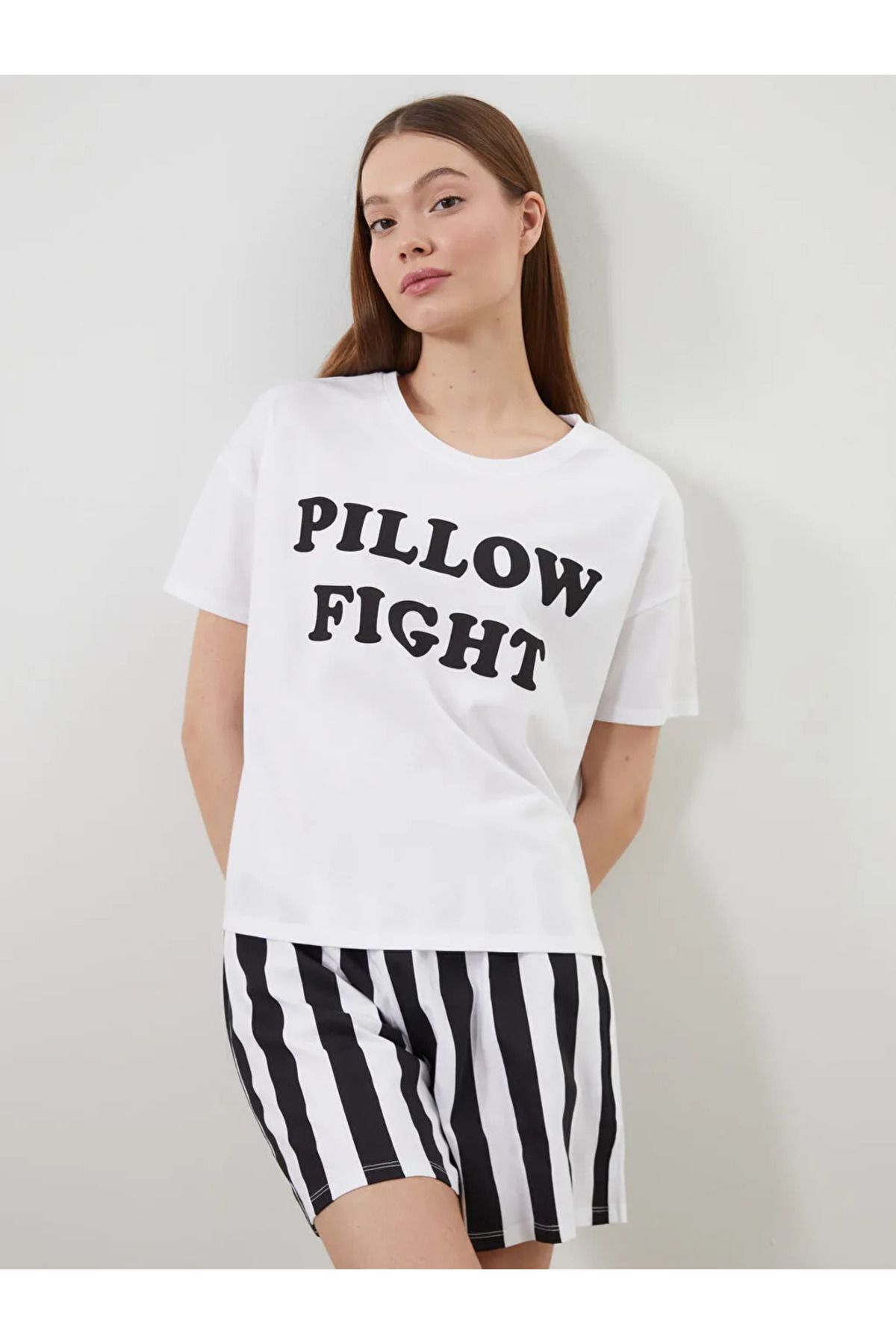LC Waikiki LCW Young Siyah Bisiklet Yaka Baskılı Kadın Şortlu Pijama Takımı