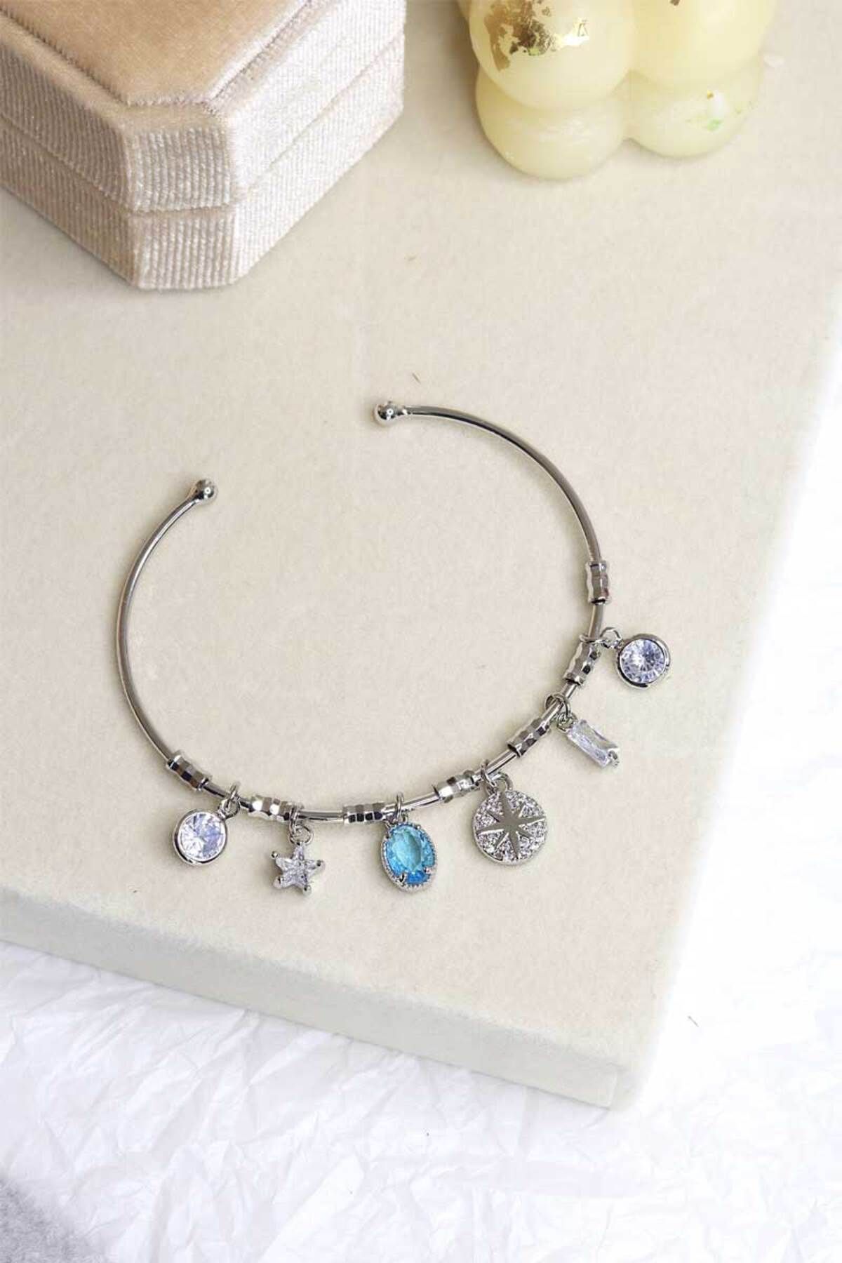 DHARMONYCO Pirinç Silver Sallantılı Charm Bileklik