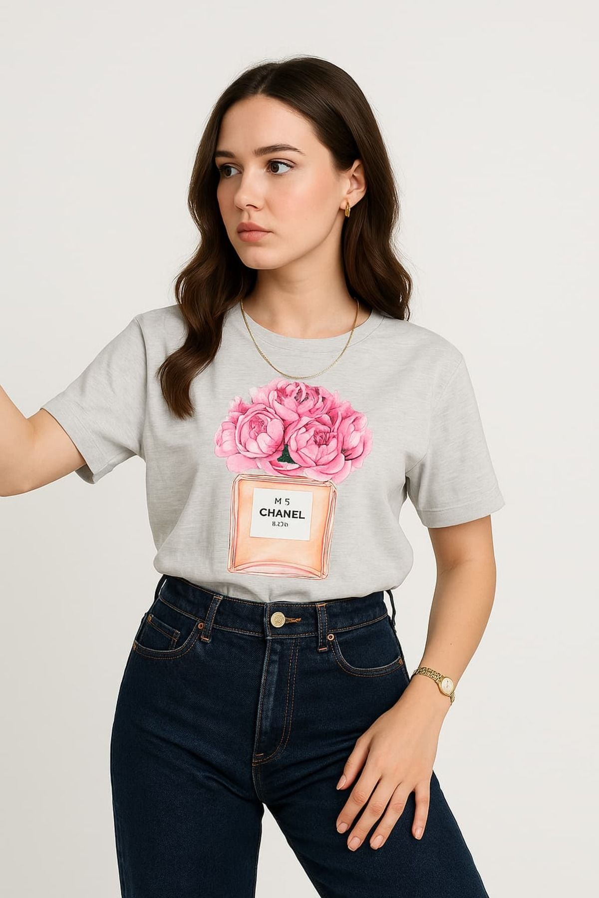 Mayo Design Kadın Çiçekli chanl baskılı T-Shirt