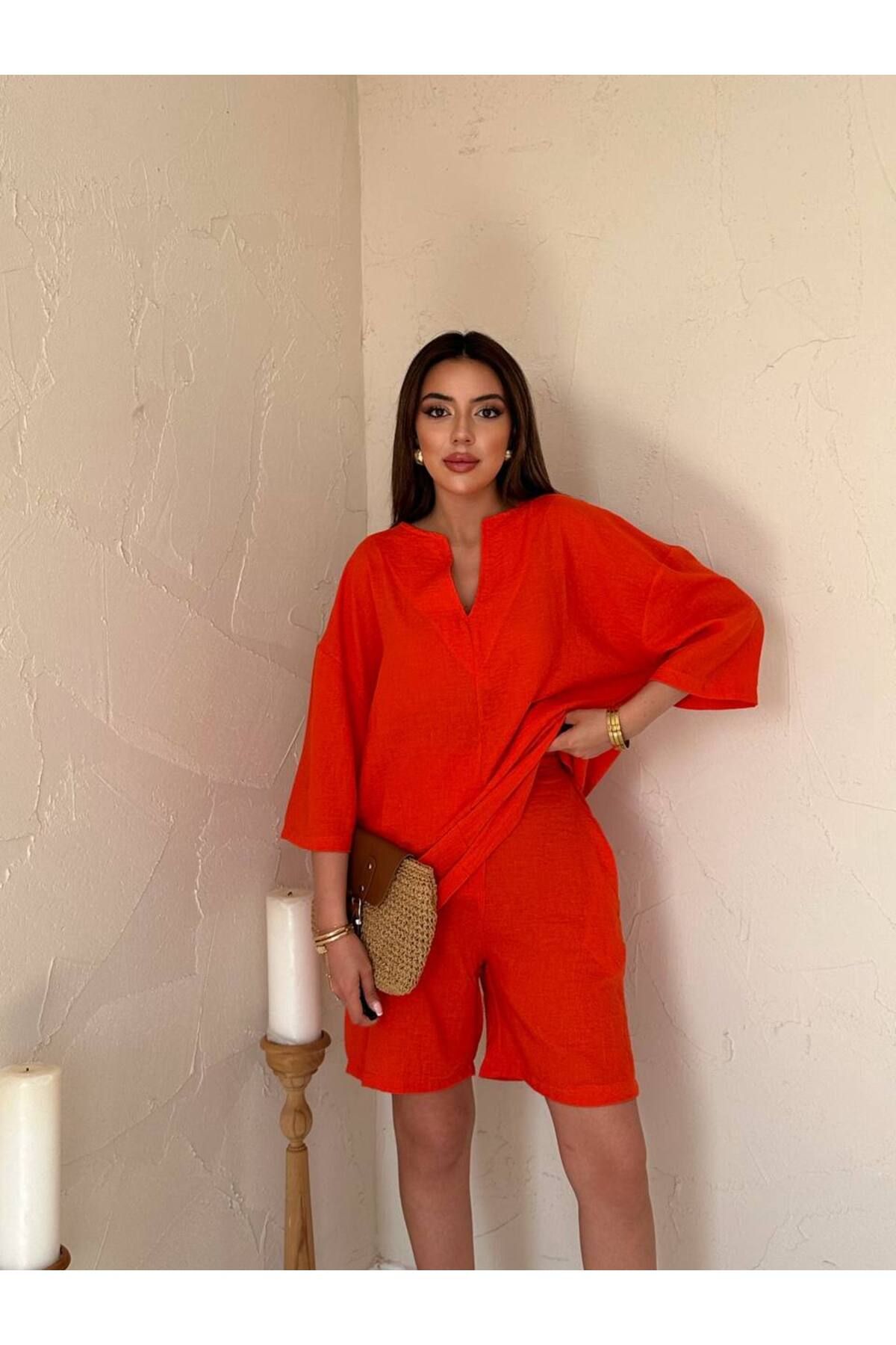 Castivo Fashion yarım Kollu V Yaka Salaş Şortlu Kadın Takım