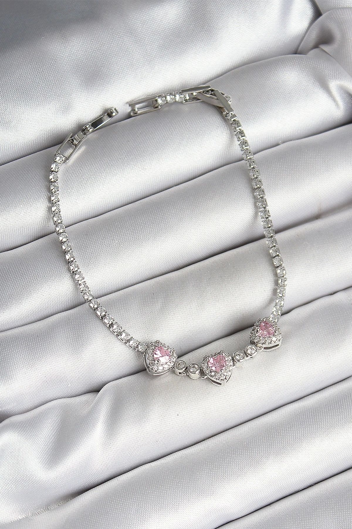 OurStyles Pirinç Sıralı Pembe Kalp Figürlü Zirkon Taşlı Gümüş Renk Kadın Bileklik - TJ-BB6982
